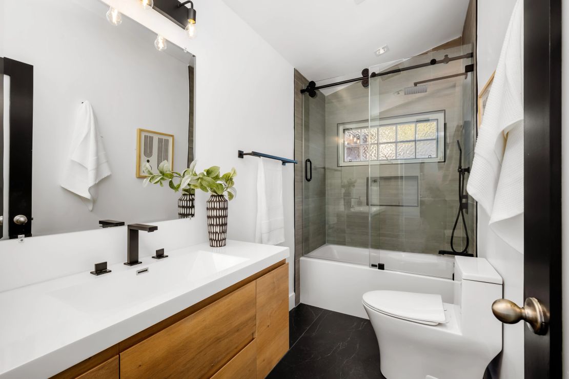 Compact walnut bathroom