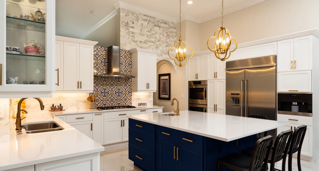 Classic two-tone kitchen